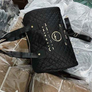 TÚI XÁCH DU LỊCH DA PU HỌA TIẾT TRÁM CHỐNG NƯỚC LOGO CHỮ THÊU CN - AUSA HOUSE