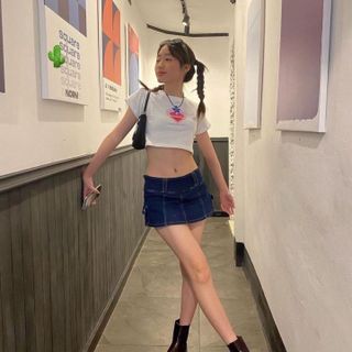 ÁO THUN NỮ CROPTOP CỔ TRÒN TAY NGẮN TRÁI TIM BOSSBABE - AUSA HOUSE