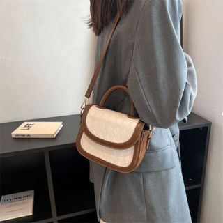 TÚI XÁCH NỮ NẮP GẬP VÒNG CUNG CARO THOI CHÌM - AUSA HOUSE