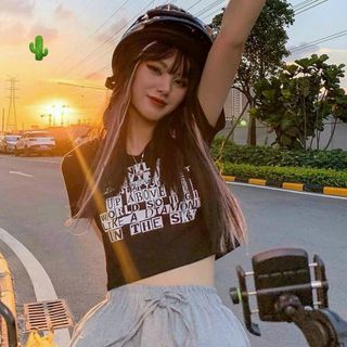 ÁO THUN NỮ CROPTOP CỔ TRÒN TAY NGẮN CHỮ IN THE SKY - AUSA HOUSE