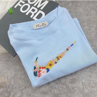 ÁO THUN NỮ CROPTOP CỔ TRÒN TAY NGẮN THÊU HOA - AUSA HOUSE