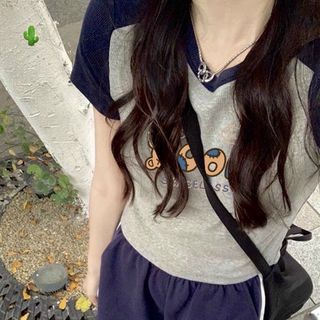 ÁO THUN NỮ CROPTOP CỔ TRÒN TAY NGẮN BOOM - AUSA HOUSE