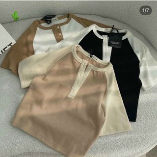 ÁO THUN NỮ CROPTOP CỔ TRÒN TAY NGẮN PHỐI MÀU CỔ ĐƠM NÚT - AUSA HOUSE