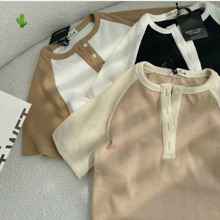 ÁO THUN NỮ CROPTOP CỔ TRÒN TAY NGẮN PHỐI MÀU CỔ ĐƠM NÚT - AUSA HOUSE