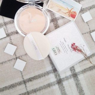Phấn phủ siêu mịn Geo Sempre Happy & Please Pact( Geo Trắng)