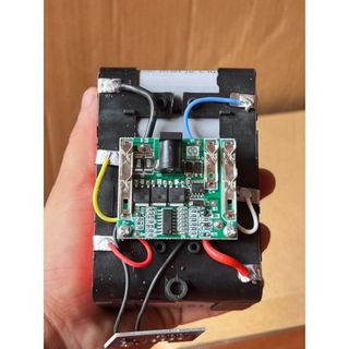 Pin đóng 20 cell Makita 5s4p 18v - 21v Chân pin phổ thông M21 có đèn led báo pin