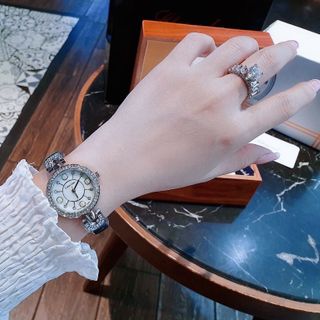 ĐỒNG HỒ THỜI TRANG NỮ C.K mặt ngọc trai 1