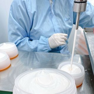 Sỉ Kem body dưỡng da Ngày đêm siêu kích trắng