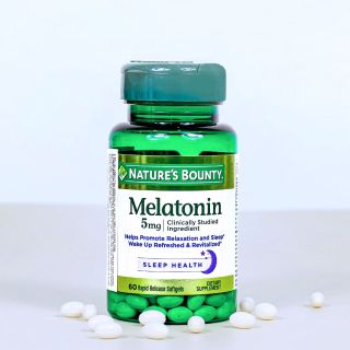 VIÊN UỐNG ĐIỀU HOÀ GIẤC NGỦ - MELATONIN 5mg (NATURE'S BOUNTY - USA HOA KỲ)