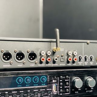 Vang Cơ Lai Số FX80 LUXURY - Tích Hợp Lọc Xì Equalizer Tiếng Reverb Siêu Sáng Karaoke Chuyên Nghiệp Âm Thanh Cực Hay Bay Bông, Kết Nối Bluetooth, Cổng Quang, Chế Độ Cắt Sub
