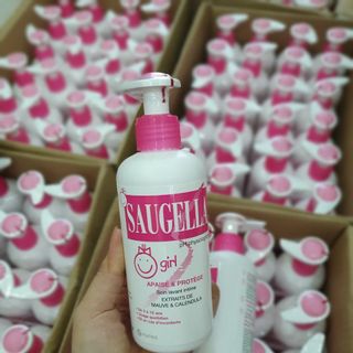 DUNG DỊCH VỆ SINH BÉ GÁI SAUGELLA 200ML