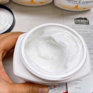 Kem dưỡng da mềm mịn redwin Vitamin E Cream 300g