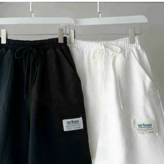 Quần đùi lửng chất thun nỉ mịn,form dưới 70kg thêu mạc URBAN