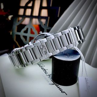 SALVATOERR FERRAGAMOO F-80
