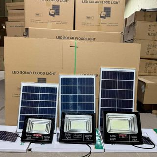 Đèn năng lượng mặt trời pha 300W Nhựa ABS cao cấp + kính cường lực