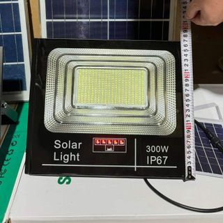 Đèn năng lượng mặt trời pha 300W Nhựa ABS cao cấp + kính cường lực