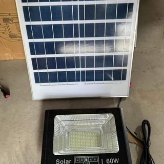 Đèn năng lượng mặt trời pha 200W Nhựa ABS cao cấp + kính cường lực