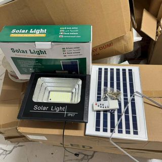 Đèn pha năng lượng mặt trời thông dụng 1500w giá rẻ