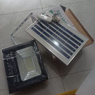 Đèn pha năng lượng mặt trời thông dụng 1500w giá rẻ