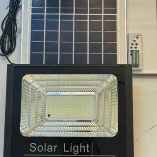 Đèn pha năng lượng mặt trời 300w vỏ nhôm