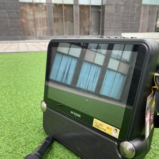 LOA BLUETOOTH KARAOKE W-KING V2 New 2022 (Màn hình cảm ứng Android, 2 Micro không dây)