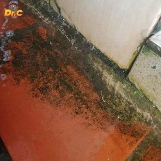 Tẩy sạch sàn gạch và đồ men sứ S90 drc