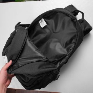 BALO KARL LAGERFELD CLASSIC, KT 48cm x30cm x 20cm ,Form to rộng rãi , nhiều ngăn có ngăn đựng laptop