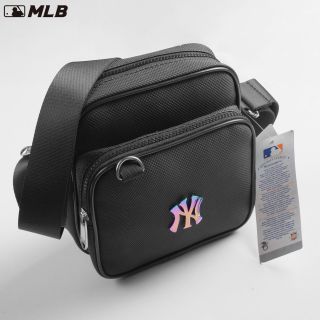 TÚI ĐEO CHÉO VUÔNG MINI M L BE NEW YORK LOGO METAL.CHỐNG NƯỚC, NHIỀU NGĂN. THUẬN TIỆN