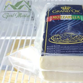 Phô mai Mozzarrela Bỉ khối 2.38Kg cao cấp nhãn hiệu Grand'or