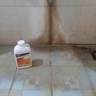 Tẩy sạch sàn gạch và đồ men sứ S90 drc