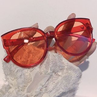 Kính mát nam nữ Mầu đỏ chống UV400, thiết kế mắt vuông dễ đeo, màu sắc thời trang