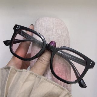 Mắt kính gọng dẻo cho bé tròng uv400 chống xước chống bể bao vệ an toan tueyệt đối cho bế khi đeo kính