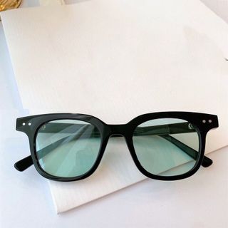 Kính mát nam nữ 604chống UV400, thiết kế mắt vuông dễ đeo, màu sắc thời trang