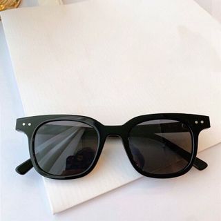 Kính mát nam nữ 604chống UV400, thiết kế mắt vuông dễ đeo, màu sắc thời trang