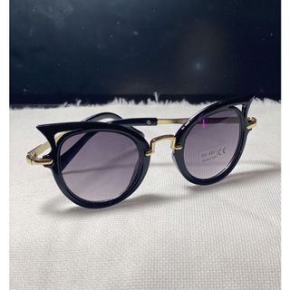 Kính mát nam nữ cho bé WILI chống UV400, thiết kế mắt vuông dễ đeo, màu sắc thờa17