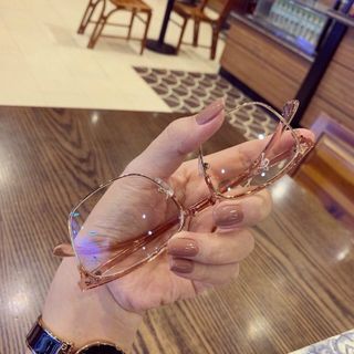 gọng kính ,gọng kính cận,kính gọng vuông,kính gọng cận nữ,