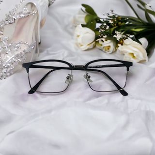 gọng kính ,gọng kính cận,kính gọng vuông,kính gọng cận nữ,