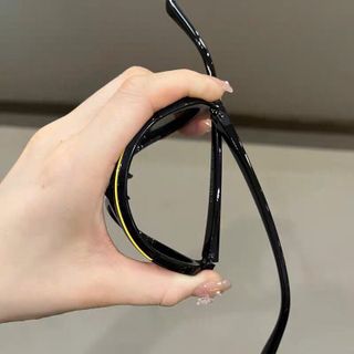 Kính mát gọng si cho béWILI chống UV400, thiết kế mắt vuông dễ đeo, màu sắc thời trang