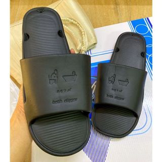 Dép Quai Ngang Dép Xốp Đi Trong Nhà Có Lỗ Thông Hơi Thoát Nứơc Tốt Dép Đi Êm Chân Chống Trơn Trượt Tuyệt Đối