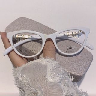 Kính mát nam nữ gọng trắng chống UV400, thiết kế mắt vuông dễ đeo, màu sắc thời trang giá sỉ