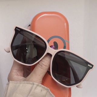 Kính mát cho bé phom lục giác gọng dẻo tròng uv400 chống bể chống gãy bảo vệ tốt cho mắt bé khi mang kính