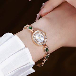 Đồng hồ nữ mớ lắc ovan siêu sang nhé