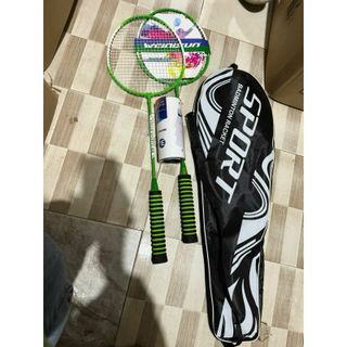 CẶP 2 VỢT CẦU LÔNG TẶNG 3 TRÁI CẦU KÈM BAO VỢT, TAY BỌC ĐỆM MÚT CTB685