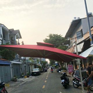 Dù lệch tâm vuông 3m, có thể bẻ nghiêng tán dù lên theo hướng nắng 180 độ, đã bao gồm đế bê tông 120kg