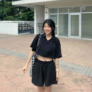 Đồ bộ nữ mặc nhà hay đi chơi đều đẹp, chất tổ ông kiểu áo croptop cổ trụ tim, có dây khoen nút, quần lưng thun đều chỉnh kích cở tuỳ thích. Giá sỉ - giá bán buôn