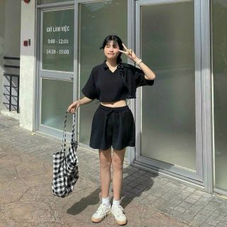 Đồ bộ nữ mặc nhà hay đi chơi đều đẹp, chất tổ ông kiểu áo croptop cổ trụ tim, có dây khoen nút, quần lưng thun đều chỉnh kích cở tuỳ thích. Giá sỉ - giá bán buôn