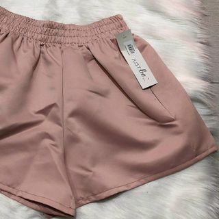 QUẦN SHORT VẢI BÓNG - LÊ PHƯƠNG BOUTIQUE