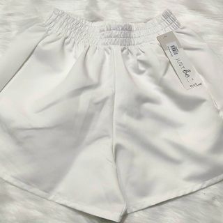QUẦN SHORT VẢI BÓNG - LÊ PHƯƠNG BOUTIQUE