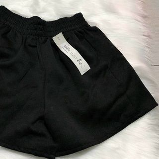 QUẦN SHORT VẢI BÓNG - LÊ PHƯƠNG BOUTIQUE