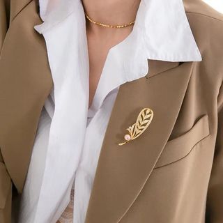 Trâm Cài Áo Hình Lông Vũ Đính Ngọc Trai Chống Chói Phong Cách Mới Cho Nam nữ